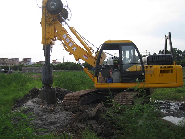 榴莲视频色板建筑机械厂履带式榴莲视频官网APP直接进入施工中